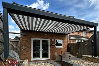 Aspire Veranda with Striped Blind Aspire Veranda with Striped Blind