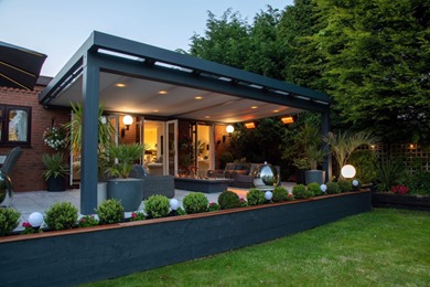 Ultra Glass Veranda With Roof Blind - May 2023