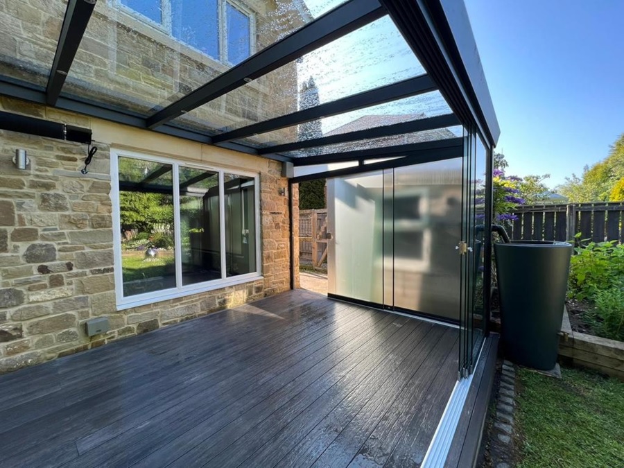 Garden room with decking