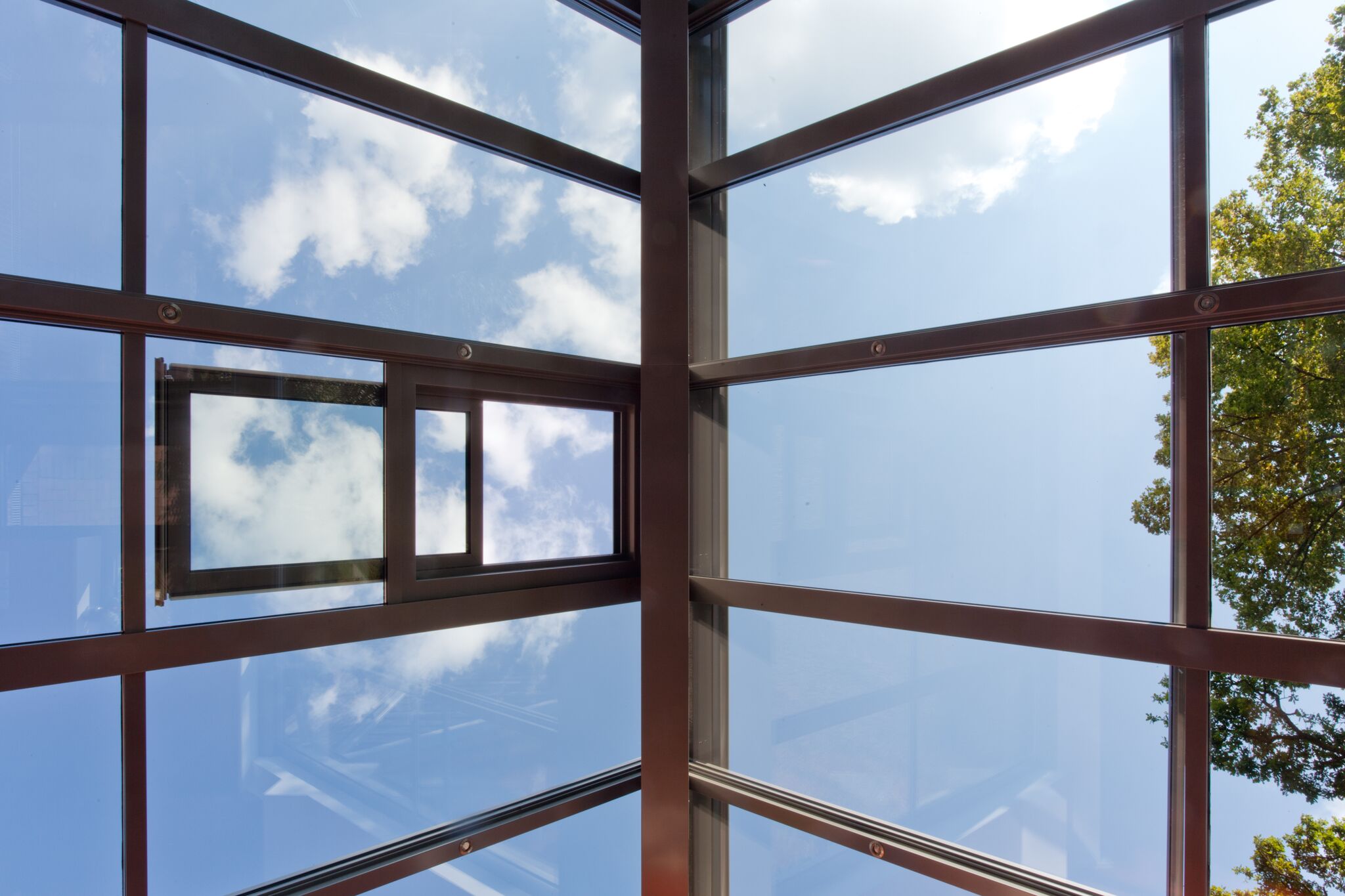 polycarbonate vs glass roof